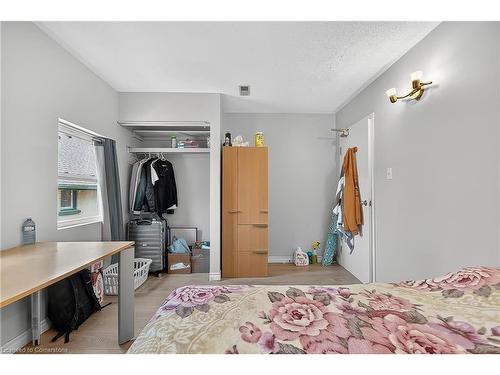 43 Dupont Street E, Waterloo, ON - Indoor Photo Showing Bedroom