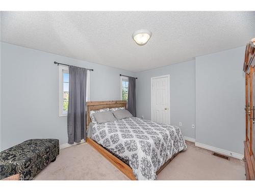 6-430 Mapleview Drive E, Barrie, ON - Indoor Photo Showing Bedroom