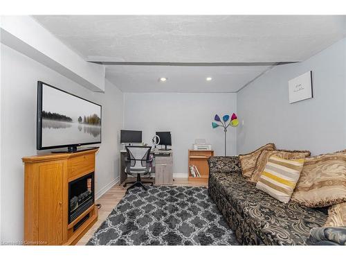 6-430 Mapleview Drive E, Barrie, ON - Indoor