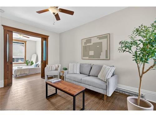 84 Ray Street S, Hamilton, ON - Indoor Photo Showing Living Room