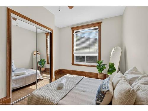 84 Ray Street S, Hamilton, ON - Indoor Photo Showing Bedroom