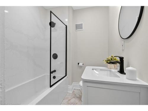 84 Ray Street S, Hamilton, ON - Indoor Photo Showing Bathroom