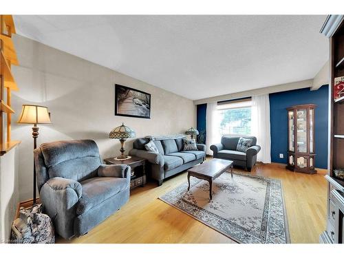12 Glen Valley Drive, Hamilton, ON - Indoor Photo Showing Living Room