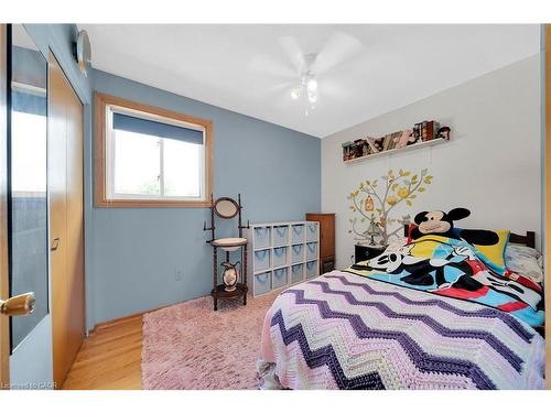 12 Glen Valley Drive, Hamilton, ON - Indoor Photo Showing Bedroom