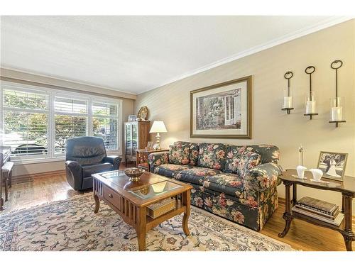 298 Glen Afton Drive, Burlington, ON - Indoor Photo Showing Living Room