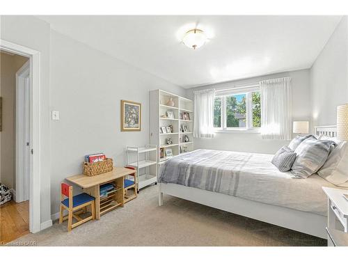 298 Glen Afton Drive, Burlington, ON - Indoor Photo Showing Bedroom