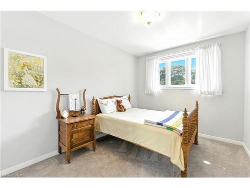 298 Glen Afton Drive, Burlington, ON - Indoor Photo Showing Bedroom