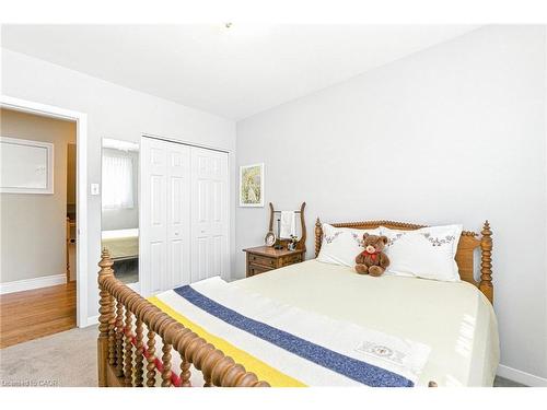 298 Glen Afton Drive, Burlington, ON - Indoor Photo Showing Bedroom