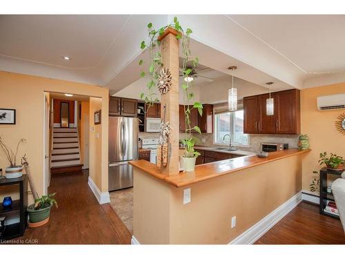 60 Ivy Lea Place, Hamilton, ON - Indoor Photo Showing Kitchen