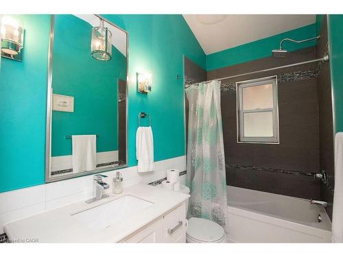 60 Ivy Lea Place, Hamilton, ON - Indoor Photo Showing Bathroom