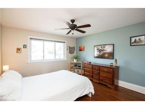 60 Ivy Lea Place, Hamilton, ON - Indoor Photo Showing Bedroom