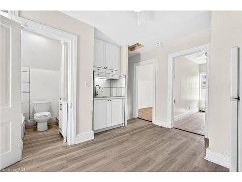 Upper-15 Warnock Street, Cambridge, ON - Indoor Photo Showing Other Room