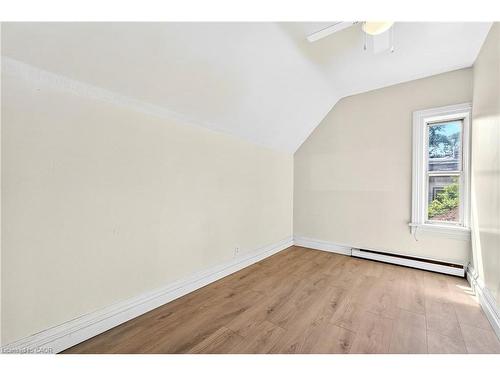 Upper-15 Warnock Street, Cambridge, ON - Indoor Photo Showing Other Room