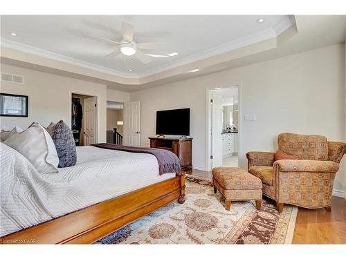 53-435 Winchester Drive, Waterloo, ON - Indoor Photo Showing Bedroom