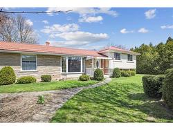 1 Westview Crescent  Waterdown, ON L8B 0E4