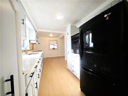 238 Lowther Street N, Cambridge, ON - Indoor Photo Showing Kitchen