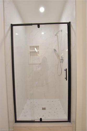 238 Lowther Street N, Cambridge, ON - Indoor Photo Showing Bathroom