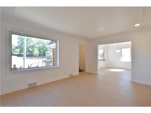 238 Lowther Street N, Cambridge, ON - Indoor Photo Showing Other Room