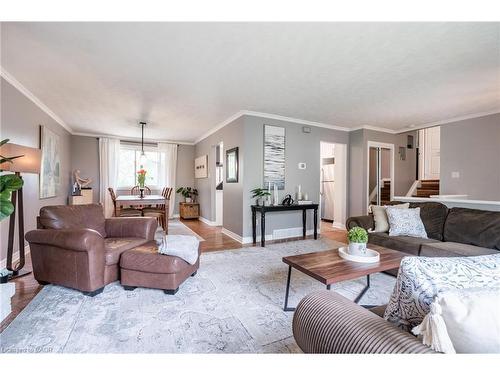 152 Concession 7 Road E, Millgrove, ON - Indoor Photo Showing Living Room