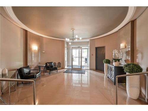 302-350 Concession Street, Hamilton, ON - Indoor Photo Showing Other Room