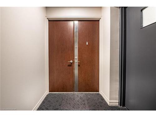 302-350 Concession Street, Hamilton, ON - Indoor Photo Showing Other Room