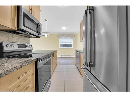 302-350 Concession Street, Hamilton, ON - Indoor Photo Showing Kitchen