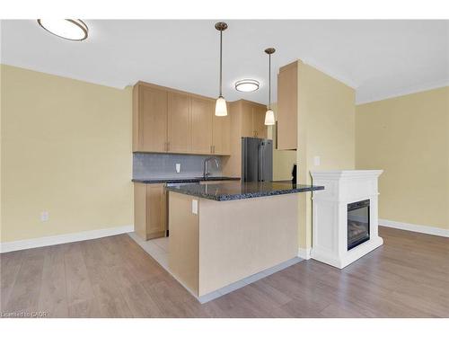 302-350 Concession Street, Hamilton, ON - Indoor Photo Showing Kitchen