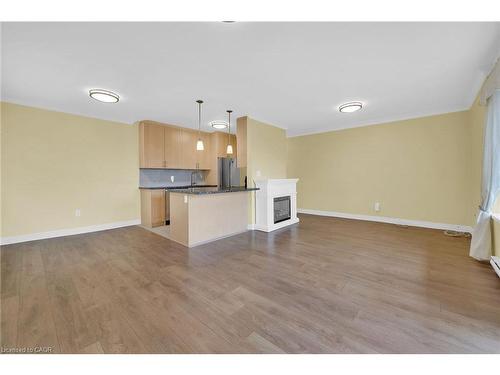 302-350 Concession Street, Hamilton, ON - Indoor Photo Showing Kitchen