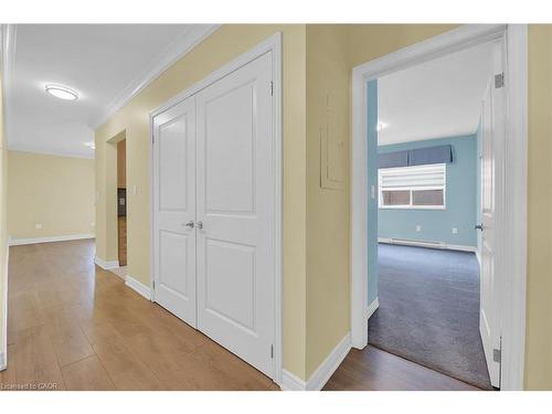 302-350 Concession Street, Hamilton, ON - Indoor Photo Showing Other Room
