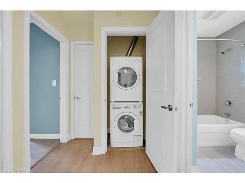 302-350 Concession Street, Hamilton, ON - Indoor Photo Showing Laundry Room
