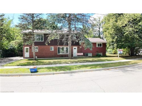 379 Holly Street  Waterloo, ON N2L 4G5