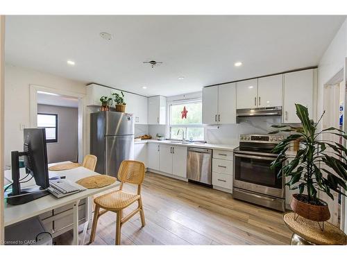 150 Finkle Street, Woodstock, ON - Indoor Photo Showing Other Room