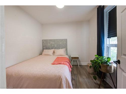 150 Finkle Street, Woodstock, ON - Indoor Photo Showing Bedroom