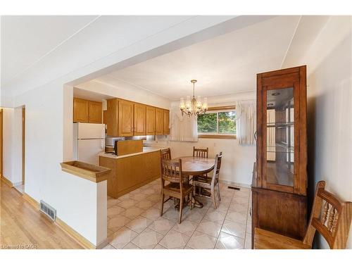347 Hixon Road, Hamilton, ON - Indoor Photo Showing Dining Room