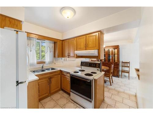 347 Hixon Road, Hamilton, ON - Indoor Photo Showing Kitchen With Double Sink