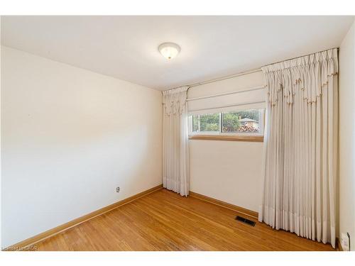 347 Hixon Road, Hamilton, ON - Indoor Photo Showing Other Room