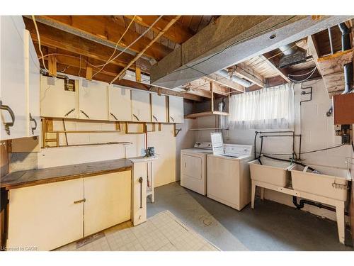 347 Hixon Road, Hamilton, ON - Indoor Photo Showing Laundry Room