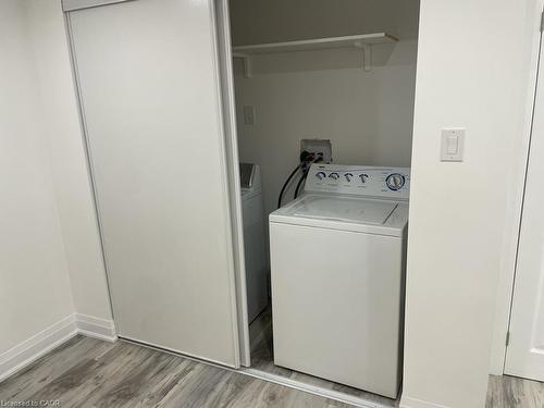 17 Fisher Crescent, Hamilton, ON - Indoor Photo Showing Laundry Room