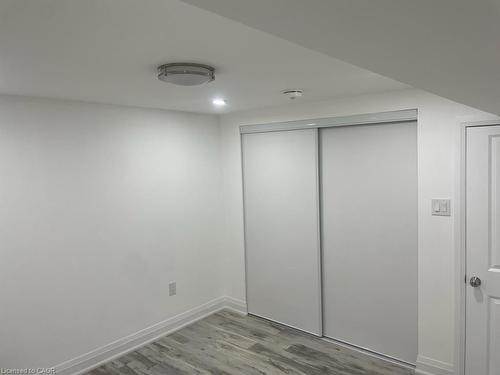 17 Fisher Crescent, Hamilton, ON - Indoor Photo Showing Other Room