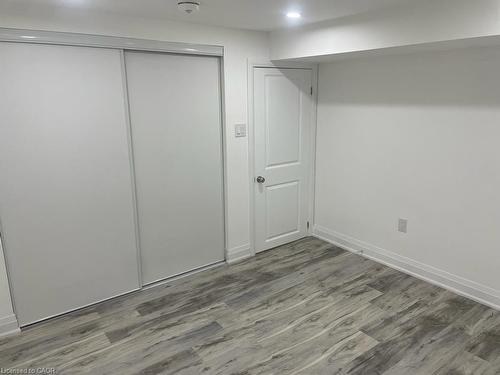 17 Fisher Crescent, Hamilton, ON - Indoor Photo Showing Other Room