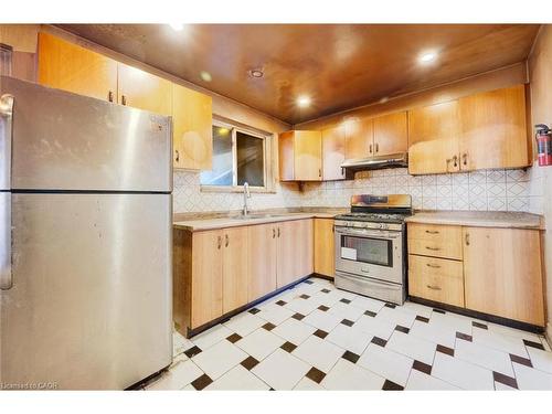 7270 Topping Road, Mississauga, ON - Indoor Photo Showing Kitchen