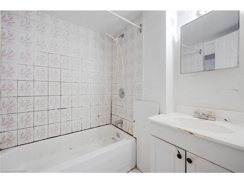 7270 Topping Road, Mississauga, ON - Indoor Photo Showing Bathroom