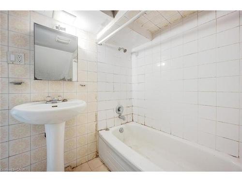 7270 Topping Road, Mississauga, ON - Indoor Photo Showing Bathroom