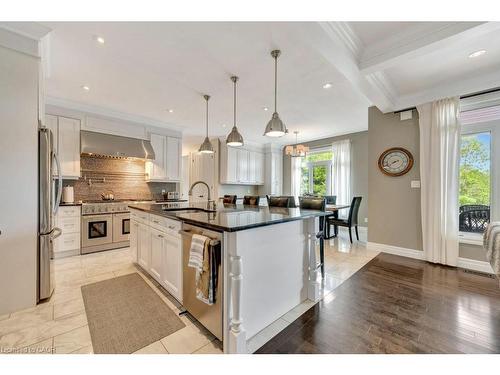 2616 Morrison Road, Cambridge, ON - Indoor Photo Showing Kitchen With Upgraded Kitchen