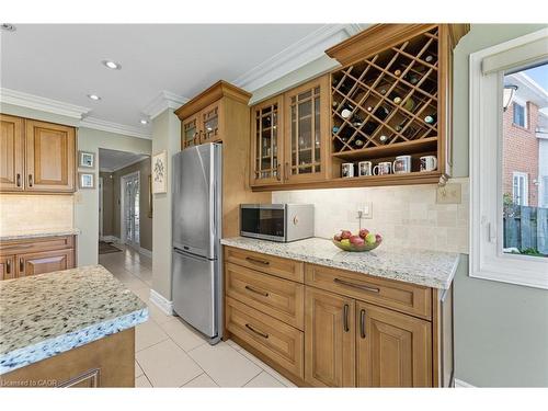 3043 Vanderbilt Road, Mississauga, ON - Indoor Photo Showing Kitchen