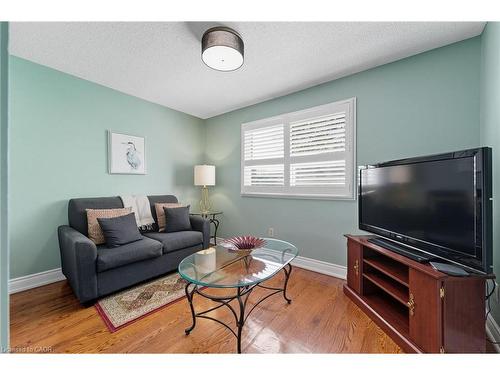 3043 Vanderbilt Road, Mississauga, ON - Indoor Photo Showing Living Room