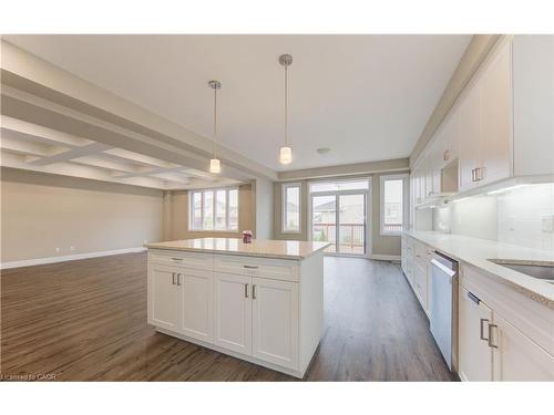 153 Mountain Holly Court, Waterloo, ON - Indoor Photo Showing Kitchen