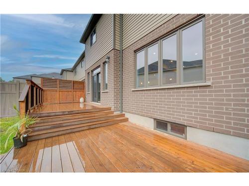 153 Mountain Holly Court, Waterloo, ON - Outdoor With Exterior