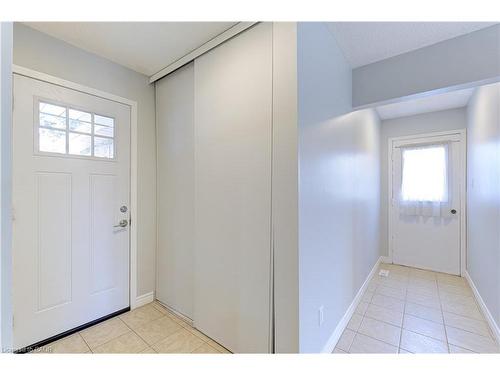 3045 Driftwood Drive, Burlington, ON - Indoor Photo Showing Other Room