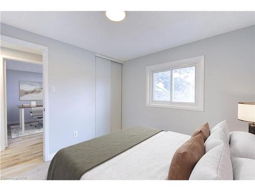 3045 Driftwood Drive, Burlington, ON - Indoor Photo Showing Bedroom